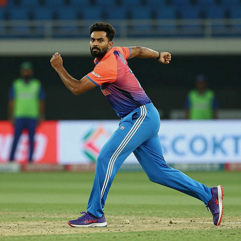 ছয় ওভারে ৯৩: ২২৬ তাড়ানোর কাঠামোটা যেখানে আগেই লেখা হয়ে গিয়েছিল